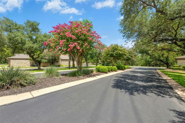 103 Birdie DR, The Hills, TX 78738