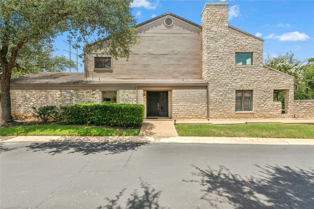 103 Birdie DR, The Hills, TX 78738