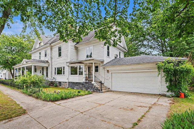 307 Center Street, Dowagiac, MI 49047