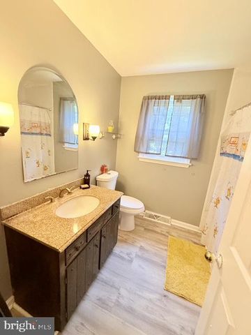 2112 ROSEWOOD CT, Wyomissing, PA 19610