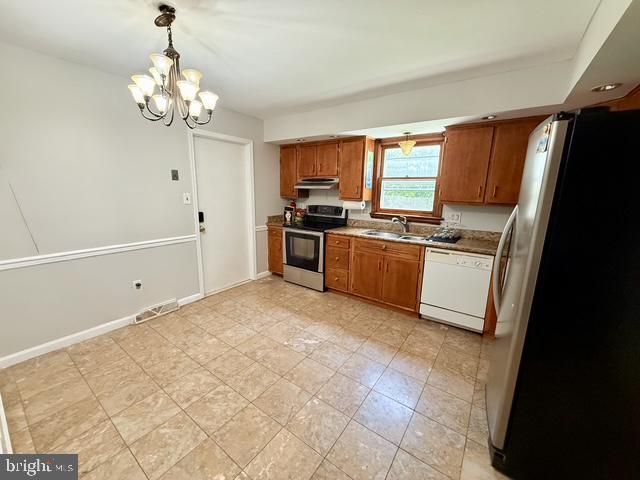 2112 ROSEWOOD CT, Wyomissing, PA 19610