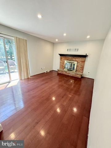 2112 ROSEWOOD CT, Wyomissing, PA 19610
