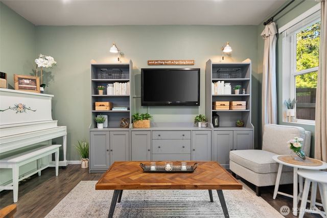 6588 Langley Avenue NE, Bremerton, WA 98311