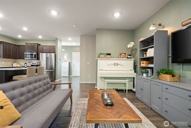 6588 Langley Avenue NE, Bremerton, WA 98311