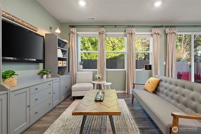 6588 Langley Avenue NE, Bremerton, WA 98311