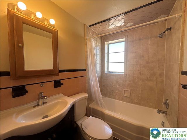 831 North 20th Street B, Allentown City, PA 18104