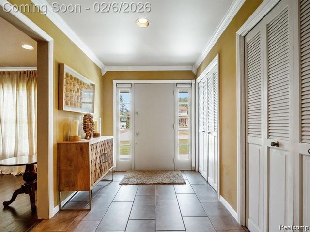 4819 THORNTREE Drive, West Bloomfield Charter Township, MI 48322