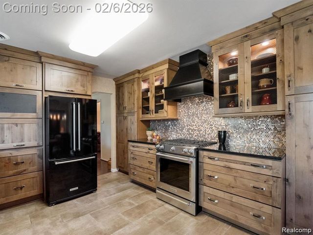 4819 THORNTREE Drive, West Bloomfield Charter Township, MI 48322