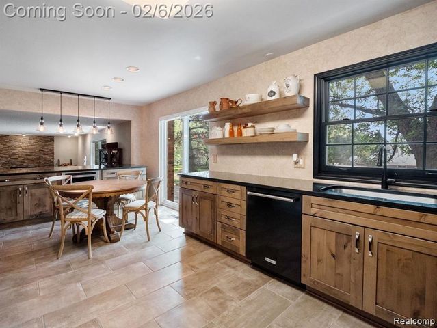 4819 THORNTREE Drive, West Bloomfield Charter Township, MI 48322