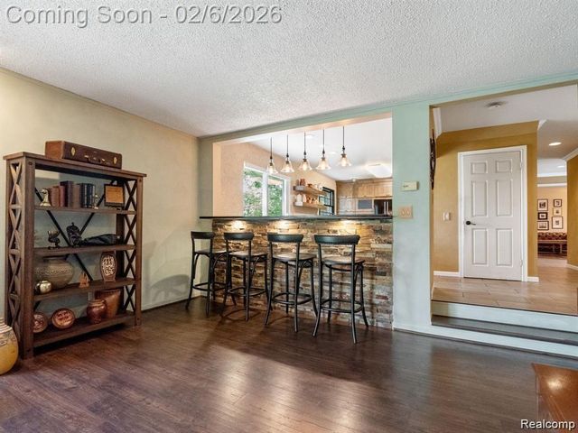 4819 THORNTREE Drive, West Bloomfield Charter Township, MI 48322