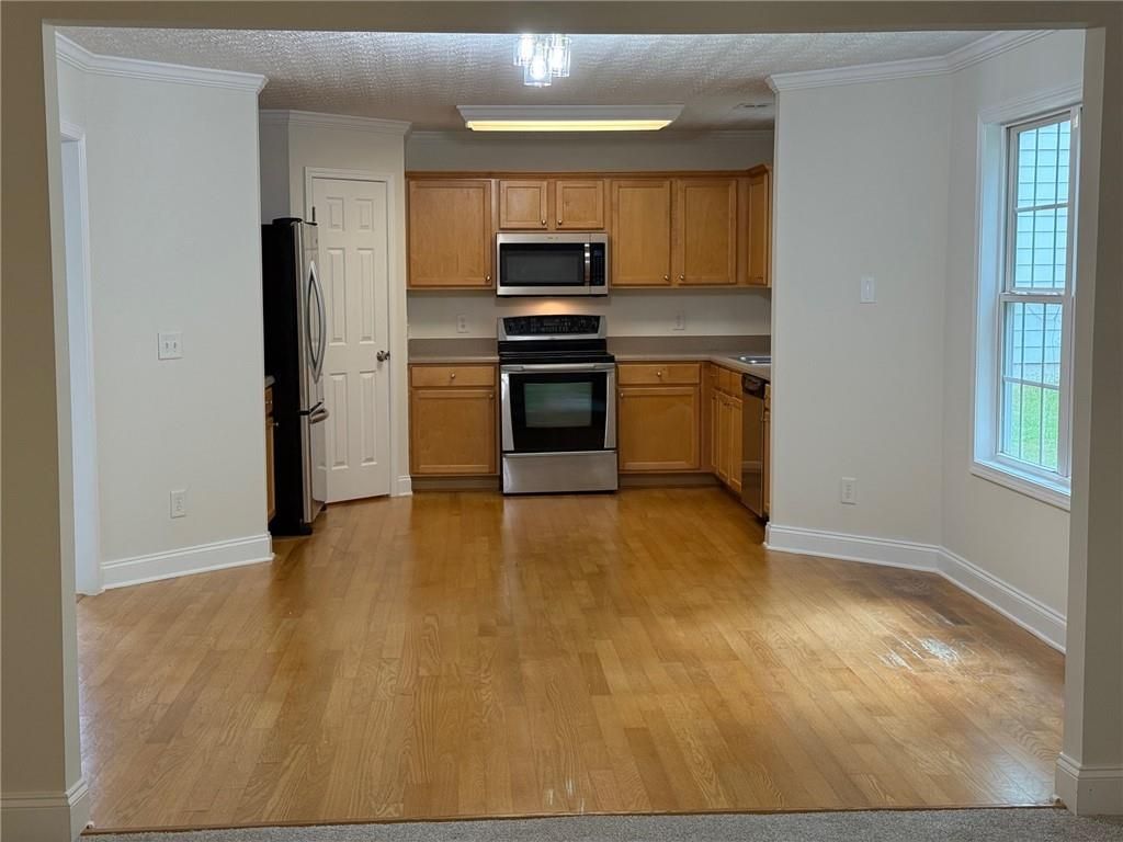 Image 5 of property listing at 2966 Fairton Trail, Lithonia, GA 30038