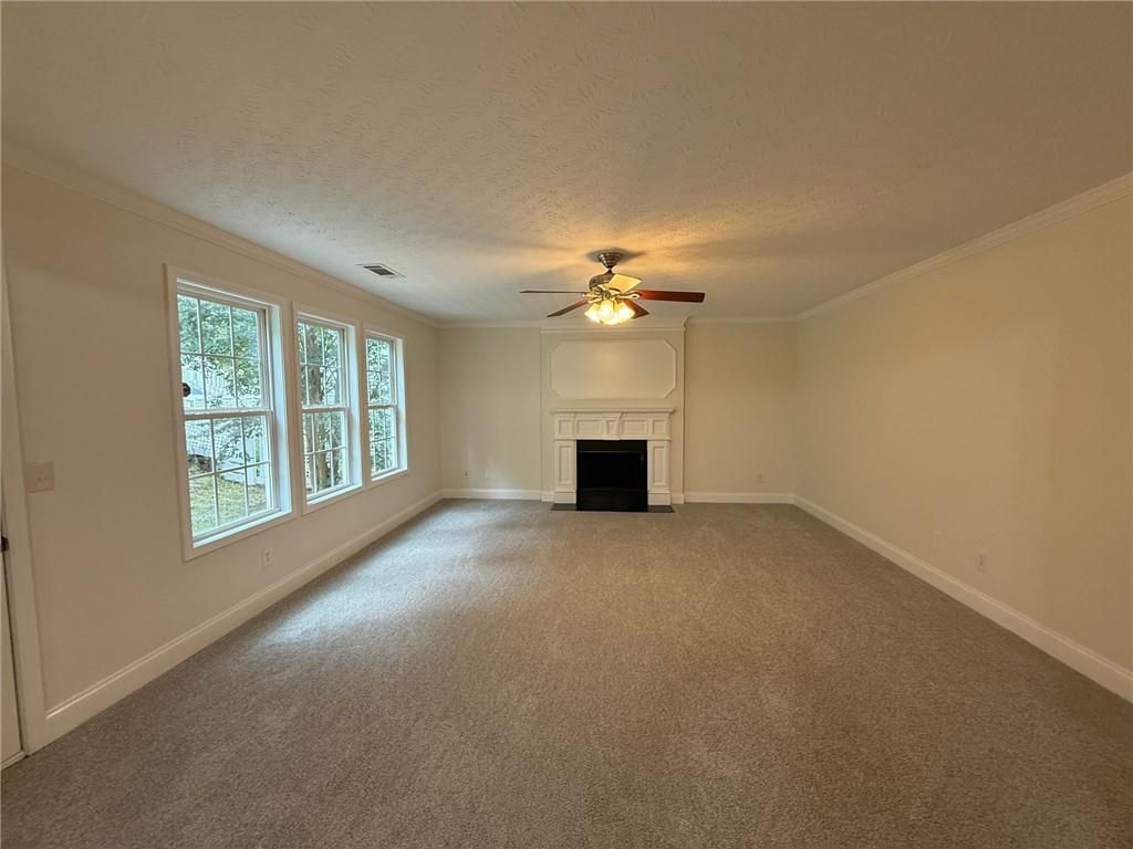 Image 9 of property listing at 2966 Fairton Trail, Lithonia, GA 30038