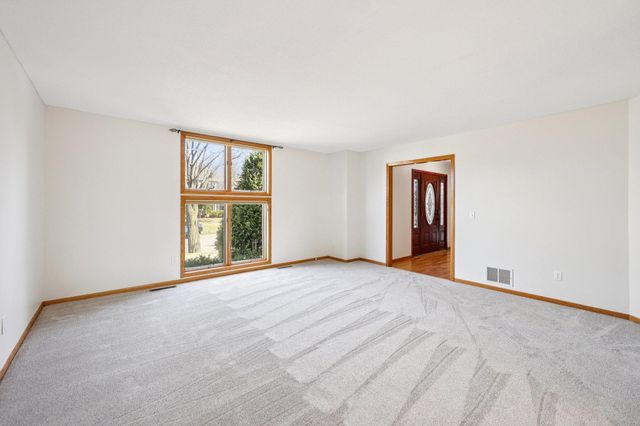 4615 Juneau Lane N, Plymouth, MN 55446