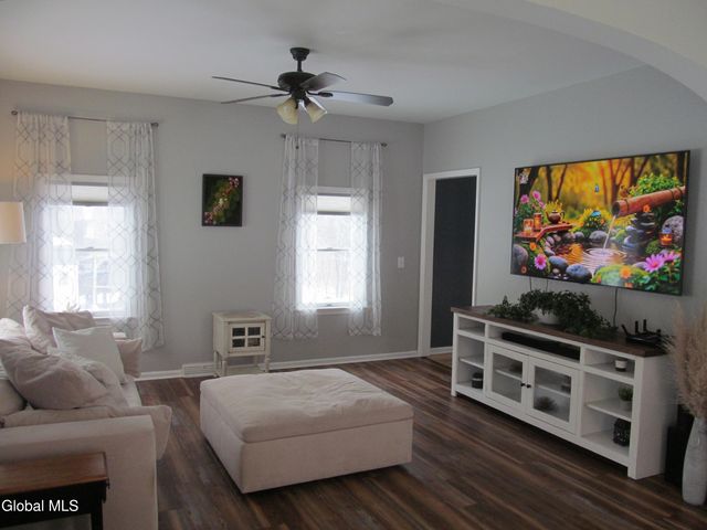 26 Gronczniak Road, Stillwater, NY 12170