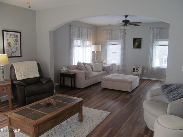 26 Gronczniak Road, Stillwater, NY 12170