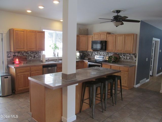 26 Gronczniak Road, Stillwater, NY 12170