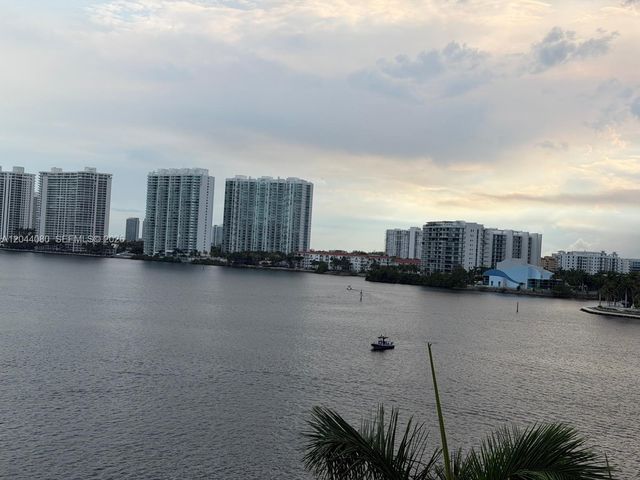 3600 Mystic Pointe Drive 718, Aventura, FL 33180