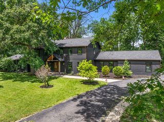 692 S WAUKEGAN Road, Lake Forest, IL 60045