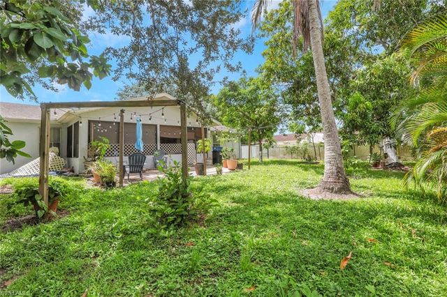 2001 48th ST SW, Naples, FL 34116