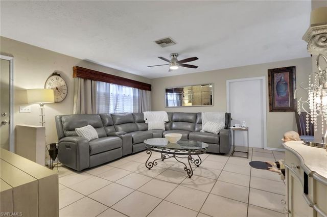 2001 48th ST SW, Naples, FL 34116