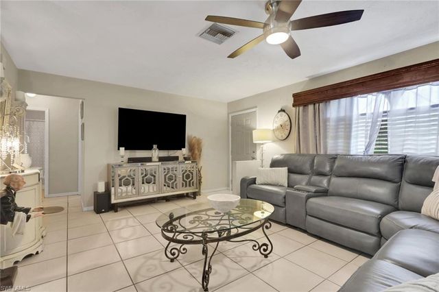 2001 48th ST SW, Naples, FL 34116