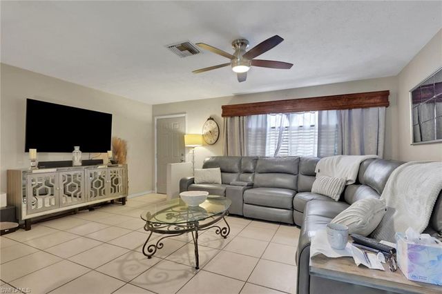 2001 48th ST SW, Naples, FL 34116
