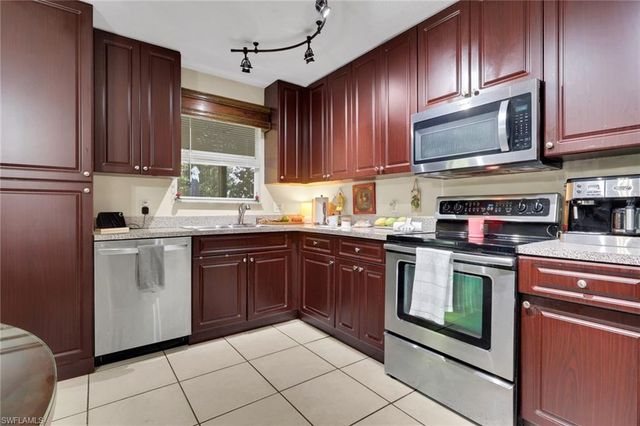 2001 48th ST SW, Naples, FL 34116