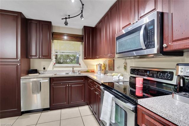 2001 48th ST SW, Naples, FL 34116