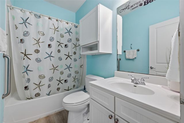4218 King Rail Circle, Galveston, TX 77554