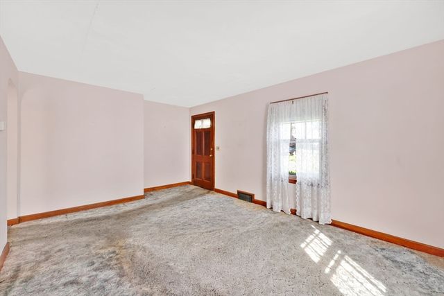 95 Kingsley St, Springfield, MA 01104