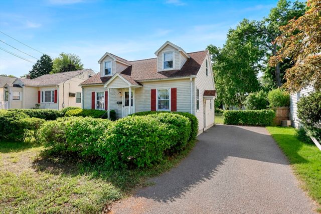 95 Kingsley St, Springfield, MA 01104