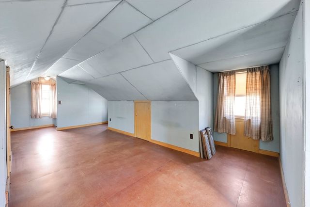 95 Kingsley St, Springfield, MA 01104