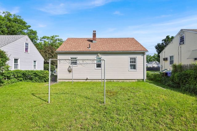 95 Kingsley St, Springfield, MA 01104
