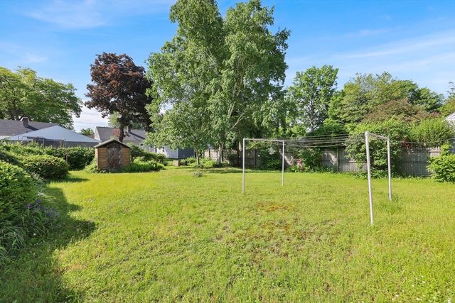 95 Kingsley St, Springfield, MA 01104