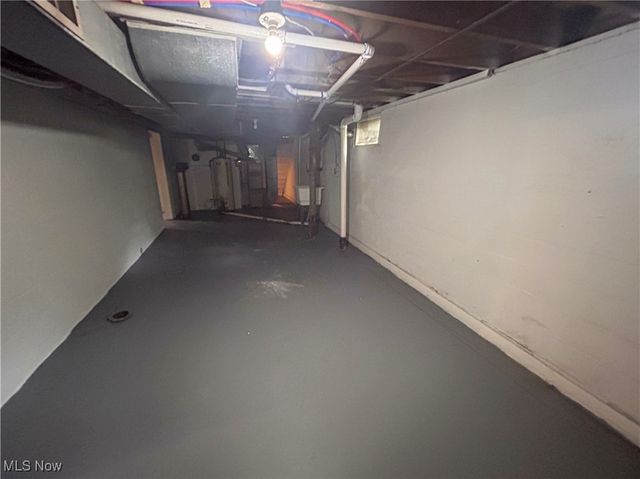 837 Pinecrest Road, Girard, OH 44420