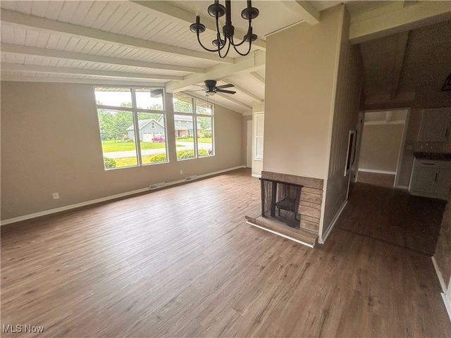 837 Pinecrest Road, Girard, OH 44420