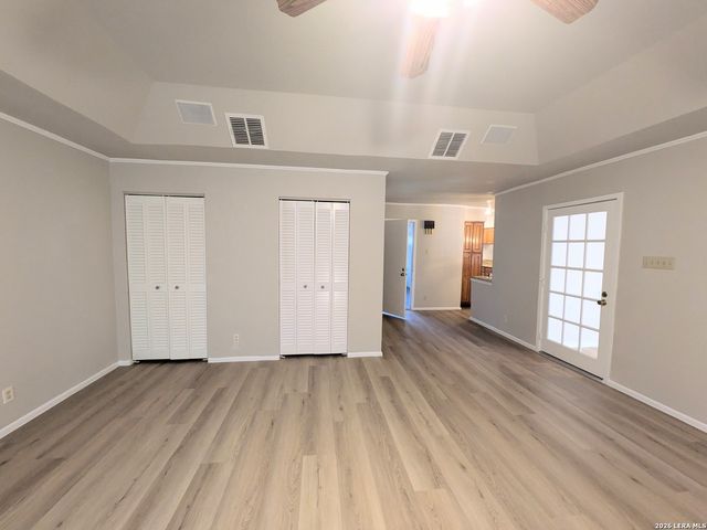 6618 CLOVERBEND ST, Leon Valley, TX 78238