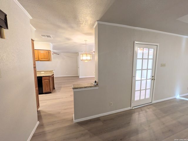 6618 CLOVERBEND ST, Leon Valley, TX 78238