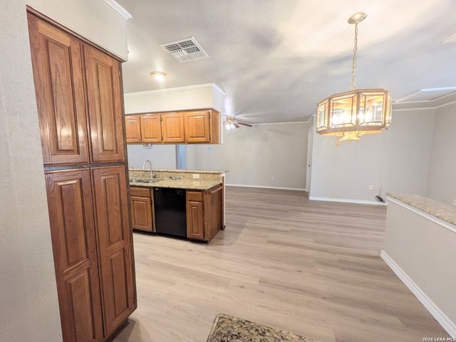 6618 CLOVERBEND ST, Leon Valley, TX 78238