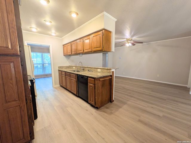 6618 CLOVERBEND ST, Leon Valley, TX 78238