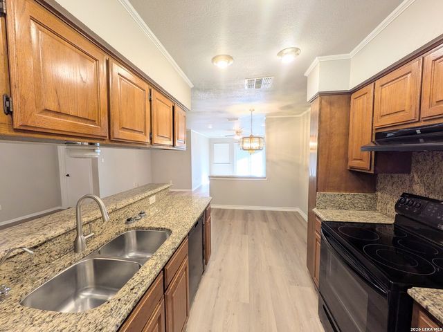 6618 CLOVERBEND ST, Leon Valley, TX 78238