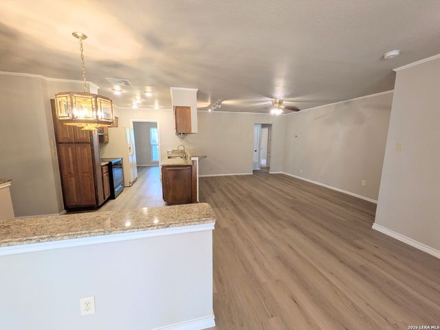 6618 CLOVERBEND ST, Leon Valley, TX 78238