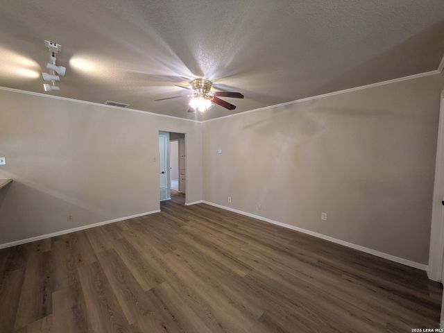 6618 CLOVERBEND ST, Leon Valley, TX 78238