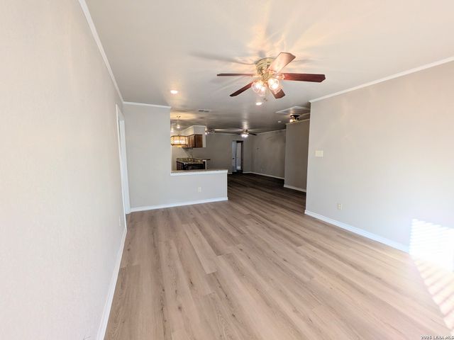 6618 CLOVERBEND ST, Leon Valley, TX 78238