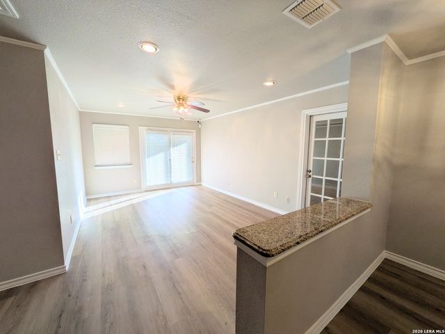 6618 CLOVERBEND ST, Leon Valley, TX 78238