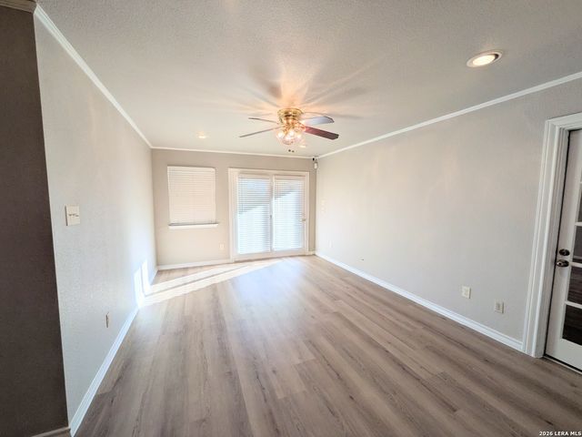 6618 CLOVERBEND ST, Leon Valley, TX 78238