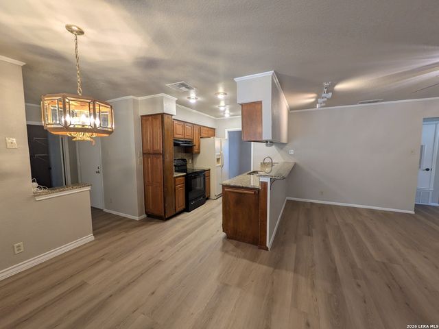 6618 CLOVERBEND ST, Leon Valley, TX 78238