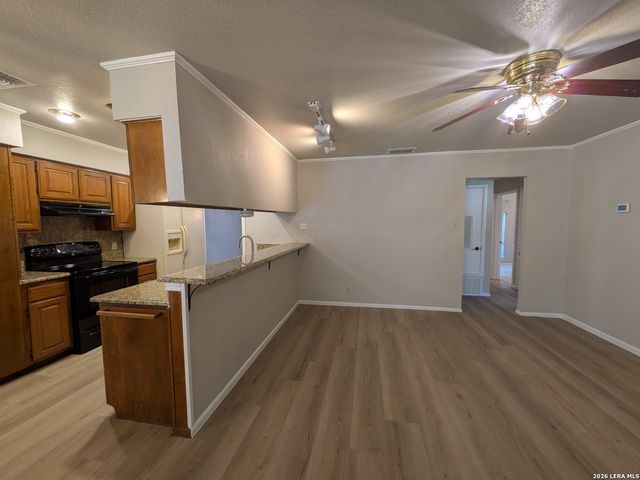 6618 CLOVERBEND ST, Leon Valley, TX 78238