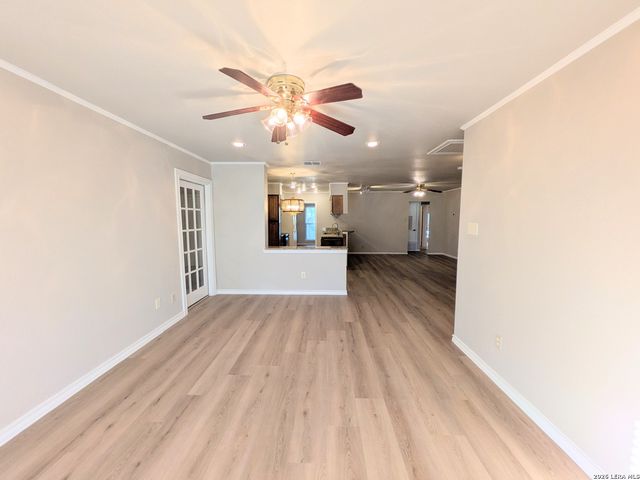6618 CLOVERBEND ST, Leon Valley, TX 78238