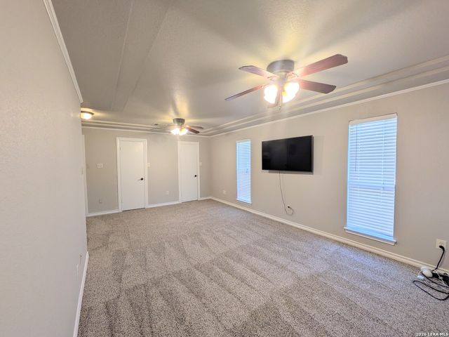 6618 CLOVERBEND ST, Leon Valley, TX 78238